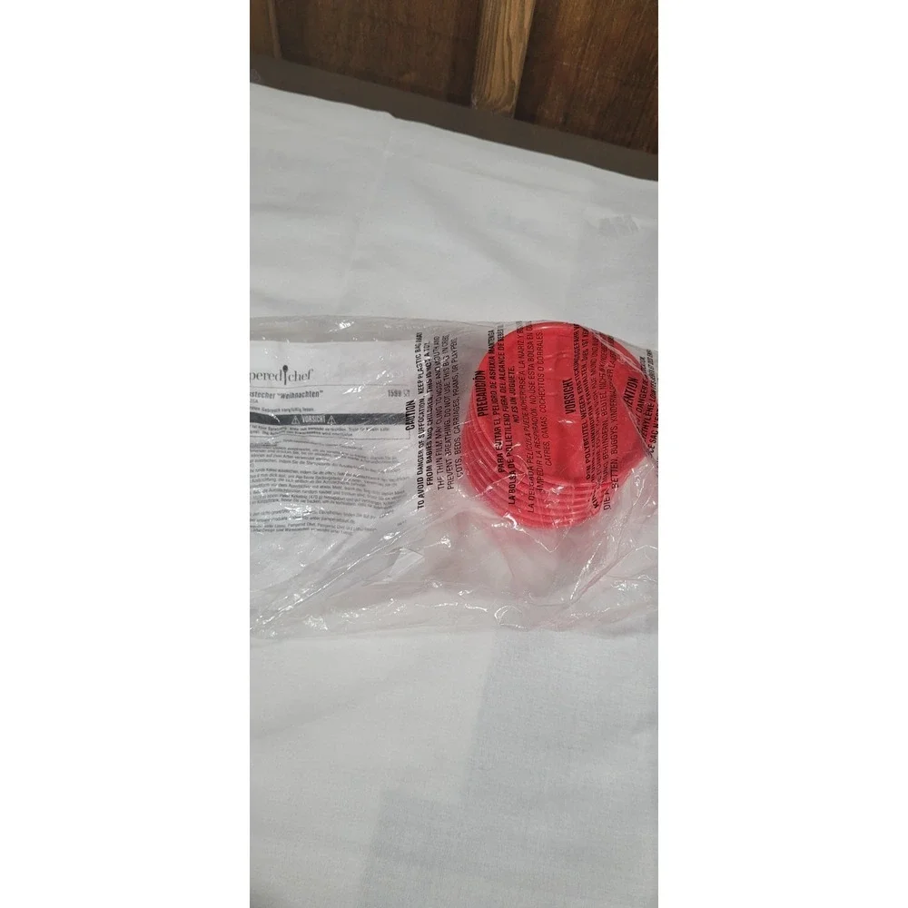 Pampered Chef 7 Pcs Red Christmas Cookie Cutter Set 1599 NEW